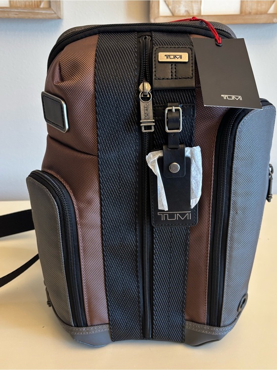 Tumi Other - TUMI Higgins men’s sling pack black brown colorblock multi bag NEW